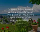 Piękny krajobraz z jeziorem i miasteczkiem. Cytaty o życiu przypominają, by cieszyć się chwilą i małym szczęściem.