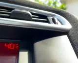 El display del coche marca 40°C. ¡Qué calor hace hoy!