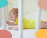 Bebé llorando en su cuna, explorando el método dejar llorar al bebé.