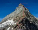 Trasa wejścia na Matterhorn 4478 m, z zaznaczoną Solvayhütte 4003 m.