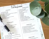 Une liste de tâches familiales avec des cases à cocher pour la planification des corvées quotidiennes, hebdomadaires, mensuelles et saisonnières.