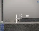 Schemat montażu odpływu liniowego Geberit. Kluczowe jest zachowanie spadku 1-2 mm.