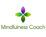 Logotyp med en blomliknande symbol i lila och grönt, samt texten "Mindfulness Coach". Symbolen kan associeras med mindful tapping.