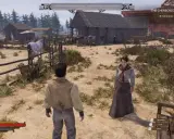 Dwóch bohaterów gry "Wild West Dynasty" stoi na piaszczystej farmie, rozmawiając przy płocie.