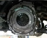 El embrague de un coche, parte vital para que no pase nada si se rompe la transmisión.