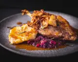 Jakie wino do gęsiny? Poznaj sekrety idealnych połączeń smaków.