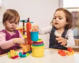 Adaptacja w żłobku: jak wspierać dziecko i siebie? Przewodnik