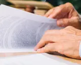 Odpowiedź na pozew: Jak się bronić i uniknąć wyroku zaocznego?