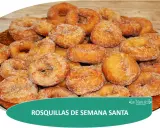 Rosquillas de Semana Santa, dulces y doradas, espolvoreadas con azúcar, listas para disfrutar.
