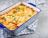 Goldbrauner Kartoffelauflauf mit Petersilie, ein köstliches Gericht, das zu den besten Auflauf Rezepten zählt.
