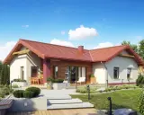 Nowoczesny projekt domu parterowego z czerwonym dachem, otoczony zielonym ogrodem i tarasem.