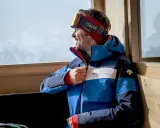 Męska kurtka narciarska: Wybierz idealną. Poradnik eksperta