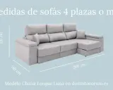 Sofá chaise longue gris de 4 plazas. Mide 280 cm de largo, 140 cm de fondo y 110 cm de alto.