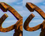 Comparación de imagen: a la izquierda, se aprecia la aberración cromática con bordes verdes y morados en la escultura de metal oxidado; a la derecha, la imagen corregida.