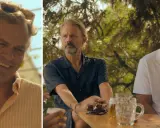 Felix Herngren ny serie: två män sitter vid ett bord utomhus med öl.