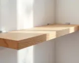 Étagère en bois murale, simple et élégante, prête à accueillir vos objets. Idéale pour fabriquer une étagère en bois murale.