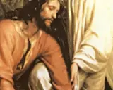 Jezus klęczy w Ogrójcu, pogrążony w modlitwie. Obok niego anioł podtrzymuje go, dodając sił.