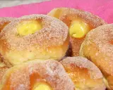 Färska vaniljbullar med socker och vaniljkräm. Ett härligt recept för fikat!