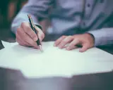 Budowa placu zabaw: Pozwolenie, zgłoszenie, czy bez formalności?