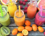 Soki z kiwi, pomarańczy, malin i grejpfruta. Jakie owoce może jeść dializowany? Te są bezpieczne i pyszne!