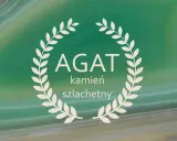 Agat znaczenie: kamień szlachetny o zielonych, falistych wzorach, otoczony wiankiem.