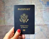 Ile się czeka na paszport? Poradnik: czas, status, paszport tymczasowy