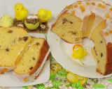 Babka drożdżowa przepis babci, puszysta, z rodzynkami i lukrem, ozdobiona kandyzowaną skórką pomarańczową. Idealna na Wielkanoc.