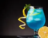 Blue Lagoon: Przepis na idealny drink i sekrety barmanów