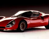 Roter Alfa Romeo 33 Stradale, ein Traumauto. Der Alfa Romeo 33 Stradale Preis ist hoch, aber die Schönheit unbezahlbar.