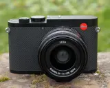 Leica Q2, un gioiello di design e tecnologia. Il suo prezzo riflette la qualità eccezionale.