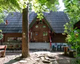Bacówka PTTK Bartne: Twój przewodnik po sercu Beskidu Niskiego