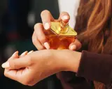 Perfumy na cały dzień? Poznaj sekrety trwałości i aplikacji