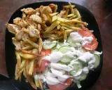 Kebab z frytkami: 800-1600 kcal? Jak jeść i nie żałować.