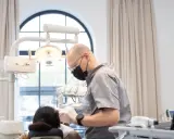 Znieczulenie u dentysty: Ile trwa, co wpływa i jak przyspieszyć?