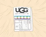 Metka z logo UGG Australia i tęczowym paskiem z kwiatkami. Podpowiada, jak rozpoznać oryginalne UGG.