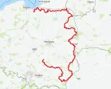 Mapa z zaznaczoną trasą rowerową wzdłuż Mierzei Wiślanej i dalej na południe przez Polskę, docierającą do Lwowa.