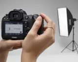 Samowyzwalacz w Canonie: Jak włączyć i kiedy używać?