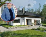Elegancki dom z perlitu, z nowoczesną architekturą i zadbanym ogrodem. W tle mężczyzna w niebieskiej marynarce.