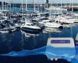 Port de plaisance avec bateaux. Le système antifouling ultrasonique Smart System protège vos hélices. Plus besoin d'antifouling tous les 2 ans.