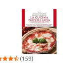 Copertina libro "La Cucina Napoletana" con pizza margherita. Un viaggio nel cibo Napoli, tra ricette e segreti.