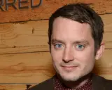 Elijah Wood med sina blå ögon, en skådespelare känd från många filmer.