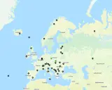 Mapa Europy z zaznaczonymi punktami. Widoczne są szczyty Korony Europy, od Islandii po Rosję.