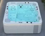 Jacuzzi ogrodowe: Czy warto? Koszty, instalacja, wybór idealnego spa