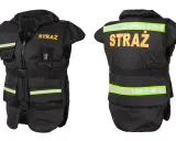 Czarna kamizelka asekuracyjna ze znakiem "STRAŻ" i odblaskami. Czy kamizelka asekuracyjna utrzyma na wodzie? Tak, to sprzęt ratowniczy.