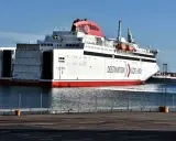 Färjan "Destination Gotland" lämnar hamnen. Resan till Gotland tar cirka 3 timmar.