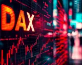 Gráfico de bolsa con el logo DAX en rojo brillante sobre un fondo oscuro. Luces de ciudad borrosas al fondo.