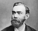 Porträtt av Alfred Nobel, svensk uppfinnare och kemist. Visste du alfred nobel fakta om hans uppfinningar?
