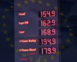 Preise an einer Tankstelle in Portugal: Diesel 154,9, Super E10 162,9, Super 168,9, V-Power Diesel 179,9.