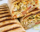 Domowy kebab z kurczaka z piekarnika: Soczyste mięso jak z budki