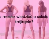 Trzy kobiety w strojach kąpielowych stoją na plaży.